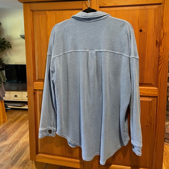 Oversized Button-Up Fleece - Picture 2 of 3